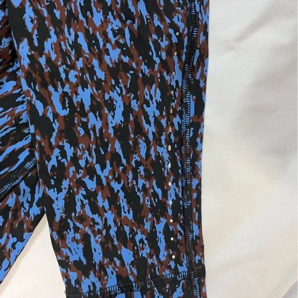 Lululemon Blue, brown and Black Patterned Leggings - Picture 3 of 10